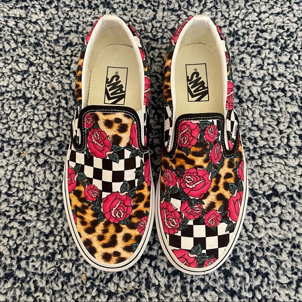 Vans classic slip on checkerboard cheetah leopard rose Like new! 9